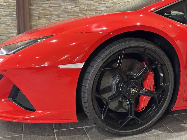 LAMBORGHINI HURACAN