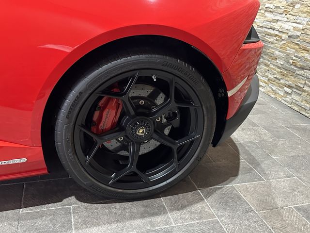 LAMBORGHINI HURACAN
