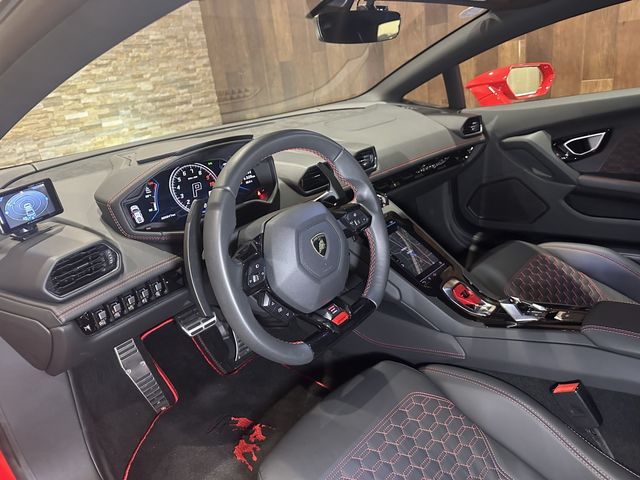 LAMBORGHINI HURACAN