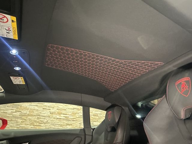 LAMBORGHINI HURACAN