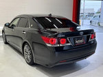 CROWN sedan hybrid