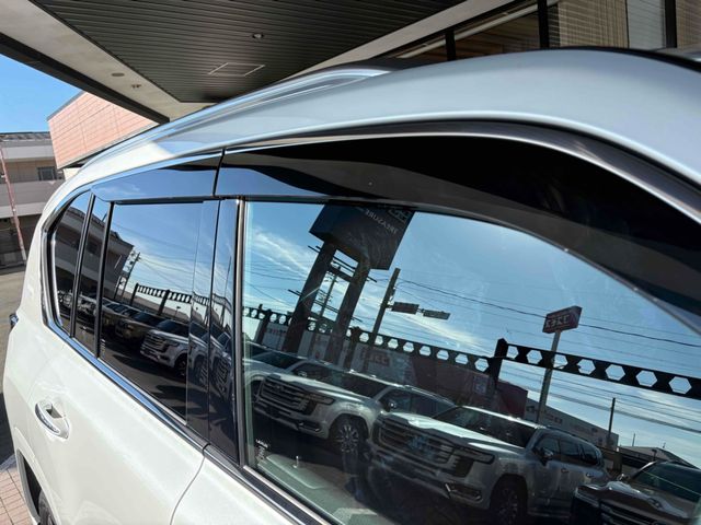 LEXUS LX600