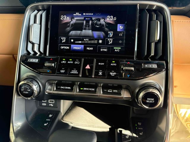 LEXUS LX600