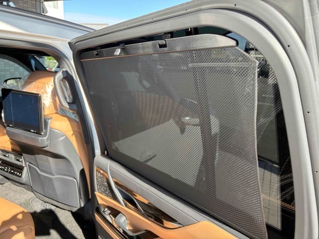 LEXUS LX600