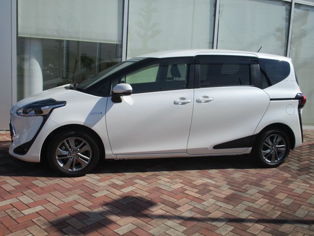 SIENTA HYBRID