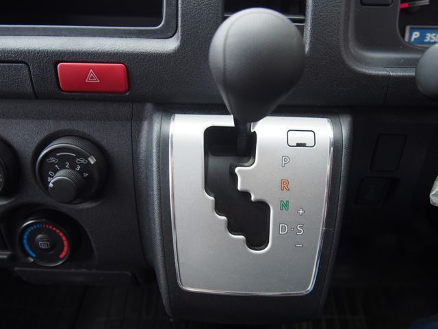 HIACE van 4WD