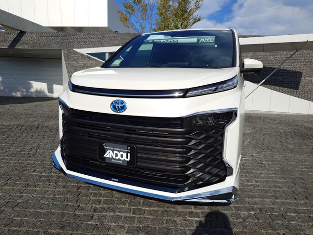 VOXY HYBRID
