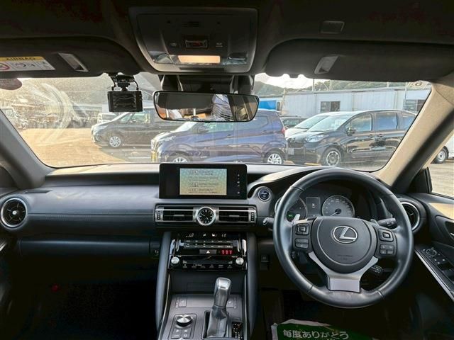 LEXUS IS300h