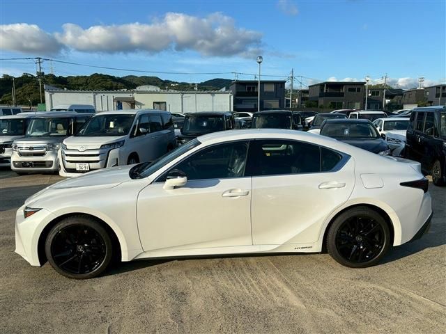 LEXUS IS300h