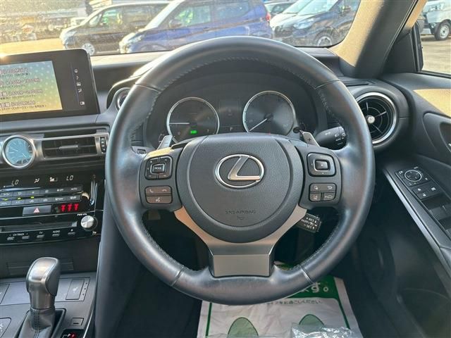 LEXUS IS300h