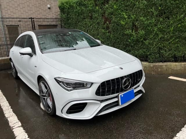 MERCEDES AMG CLA Shooting Brake