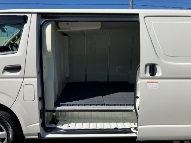 HIACE van 4WD