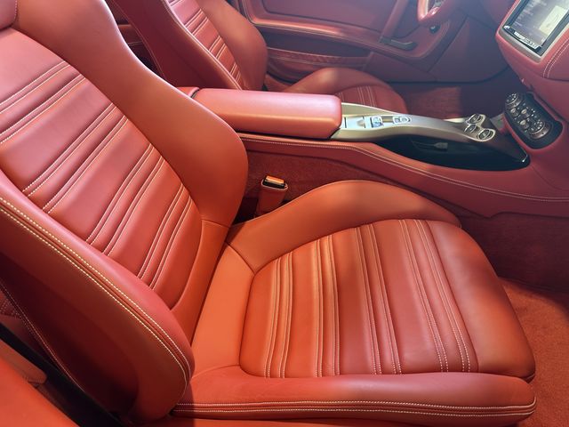 FERRARI California 30