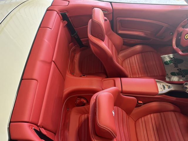 FERRARI California 30