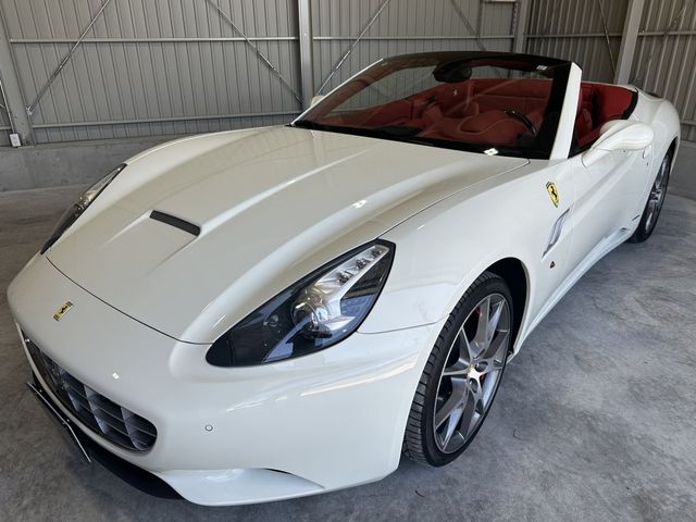 FERRARI California 30