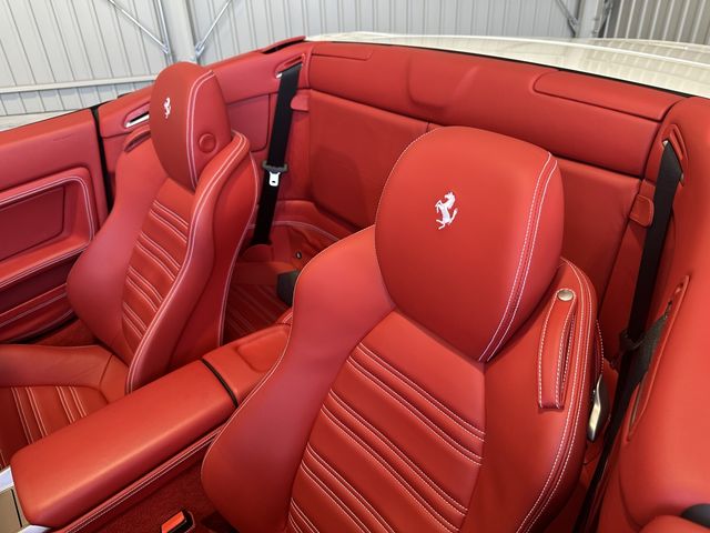 FERRARI California 30