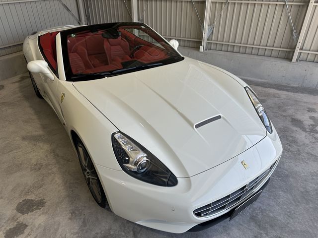 FERRARI California 30