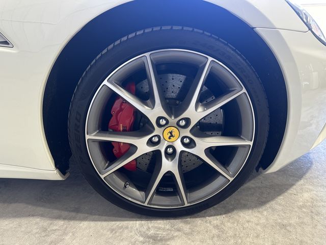 FERRARI California 30