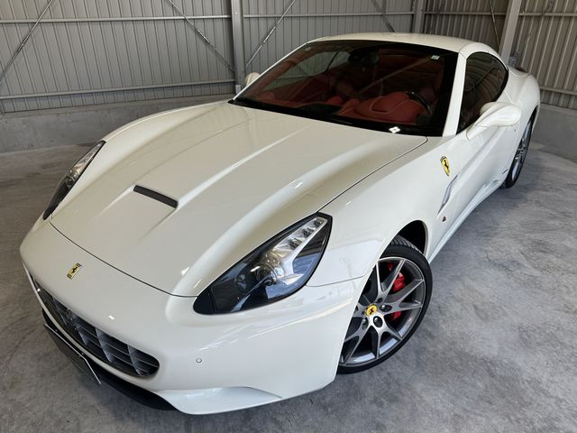 FERRARI California 30