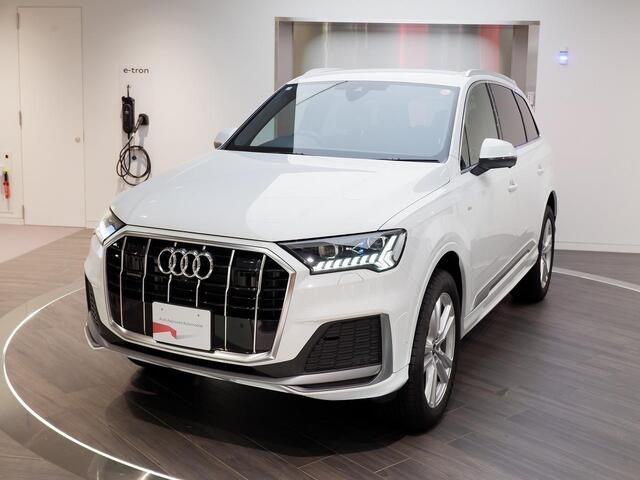AUDI  Q7