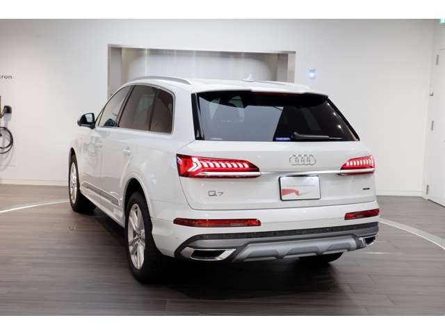 AUDI  Q7