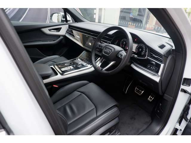 AUDI  Q7