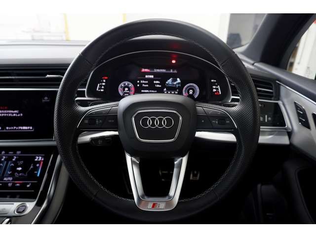AUDI  Q7