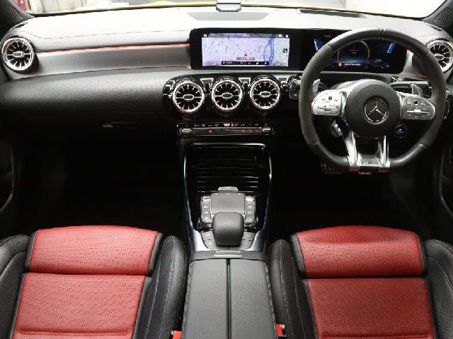 MERCEDES AMG CLA Shooting Brake