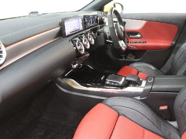 MERCEDES AMG CLA Shooting Brake