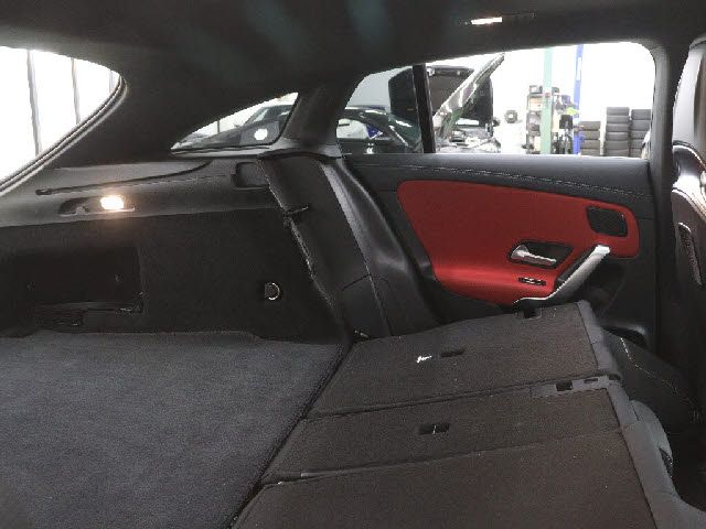 MERCEDES AMG CLA Shooting Brake