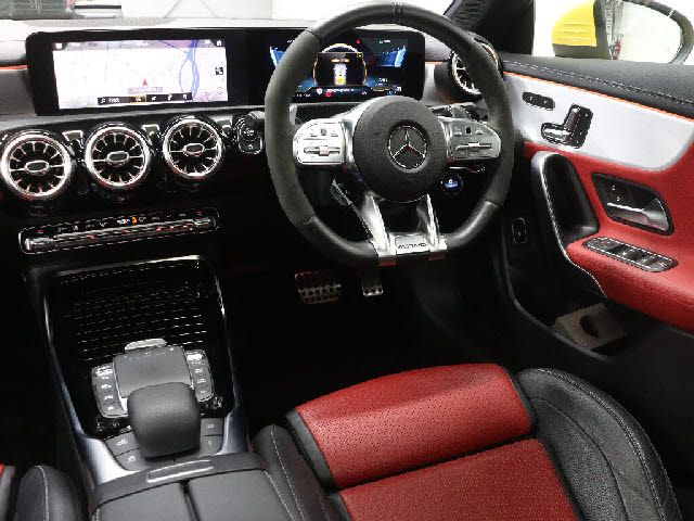 MERCEDES AMG CLA Shooting Brake