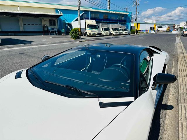 LAMBORGHINI Aventador