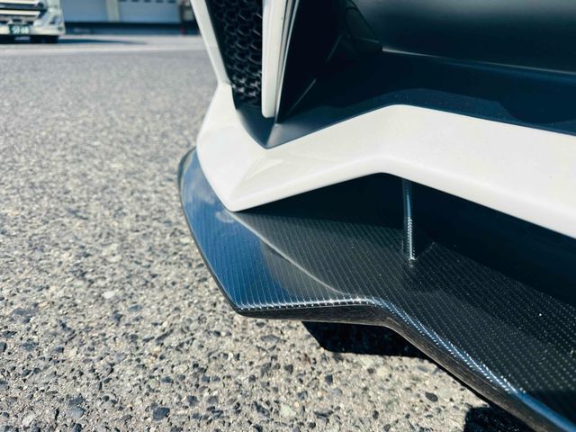 LAMBORGHINI Aventador