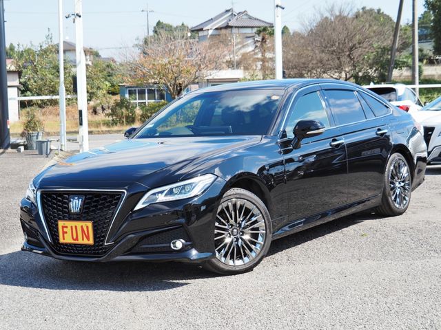 CROWN sedan hybrid 4WD
