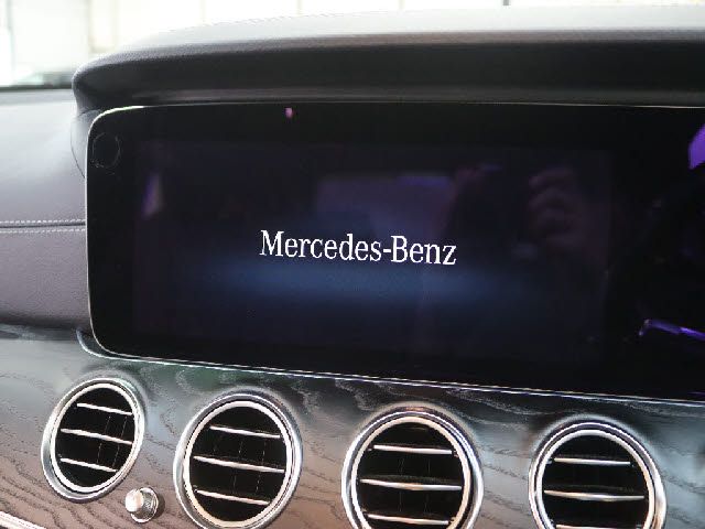 MERCEDES BENZ E-Class sedan