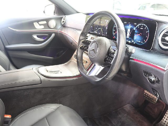 MERCEDES BENZ E-Class sedan