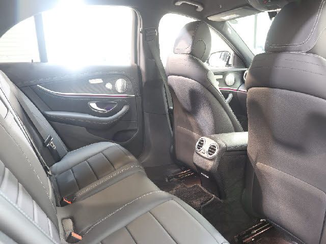 MERCEDES BENZ E-Class sedan