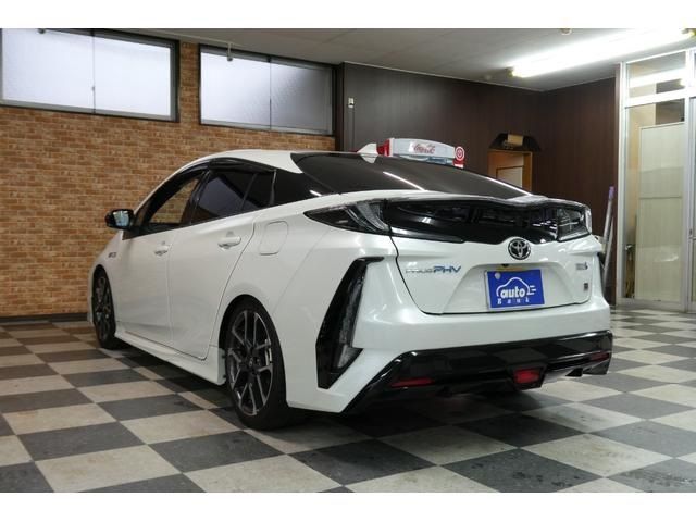 PRIUS PHV