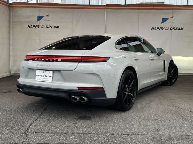 PORSCHE PANAMERA