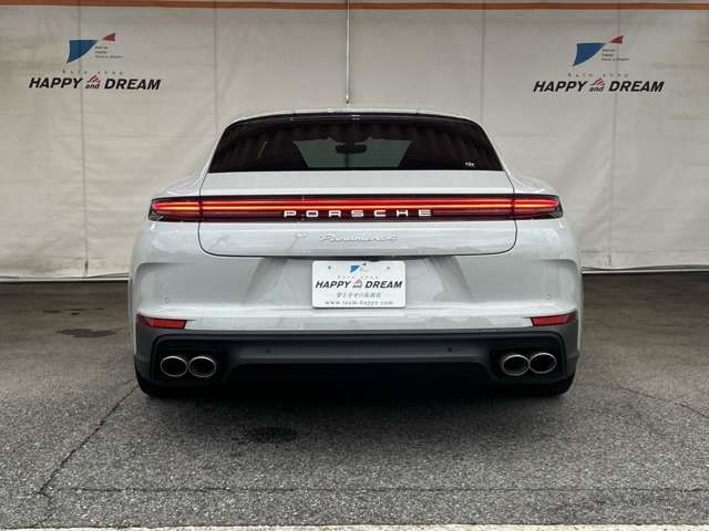 PORSCHE PANAMERA