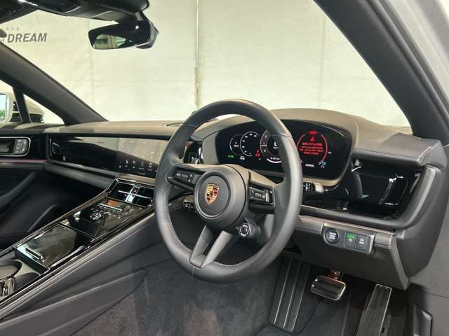 PORSCHE PANAMERA