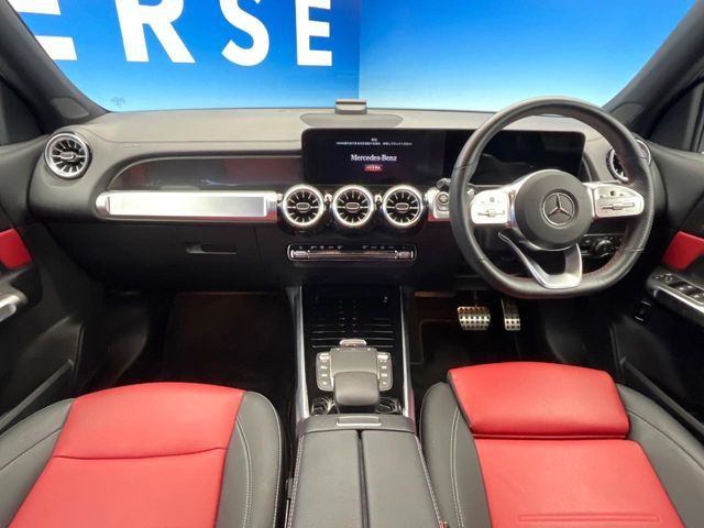 MERCEDES BENZ GLB