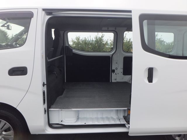 NV350 CARAVAN 4WD