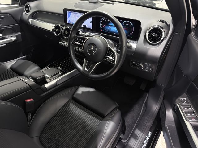 MERCEDES BENZ GLB