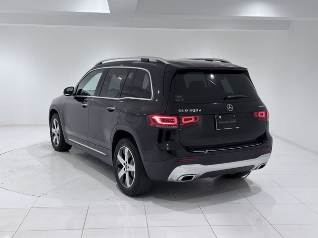 MERCEDES BENZ GLB