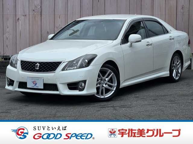 CROWN sedan