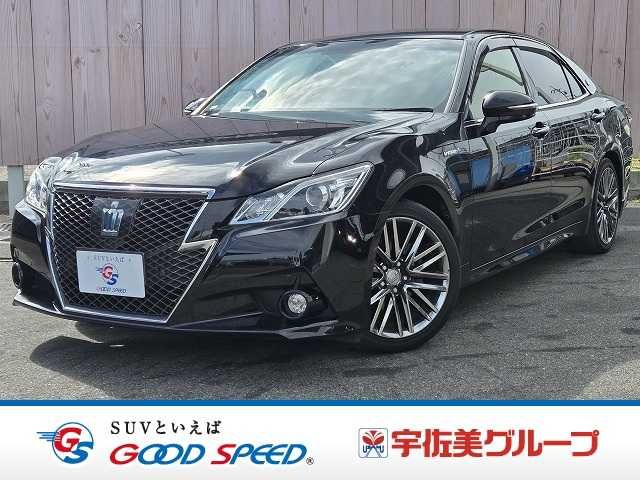 CROWN sedan hybrid