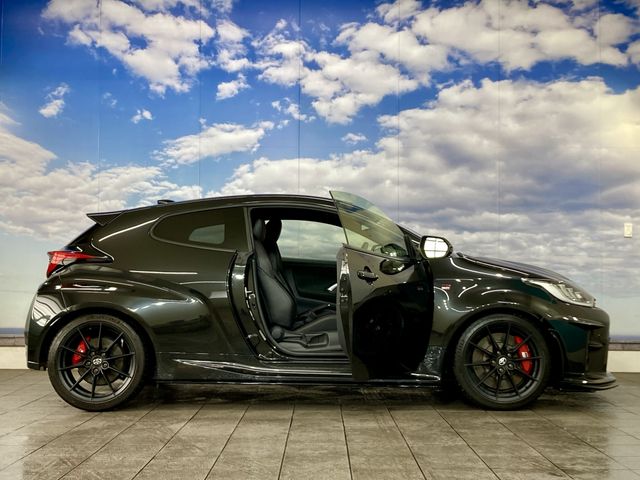 GR YARIS