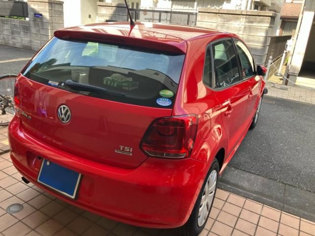 VOLKSWAGEN POLO