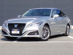 CROWN sedan hybrid